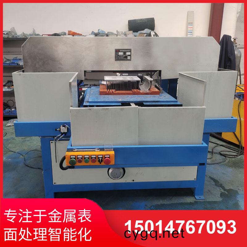 鋁材(cai)直(zhi)紋(wen)拉(la)絲(si)機(ji)生(sheng)産(chan)供應